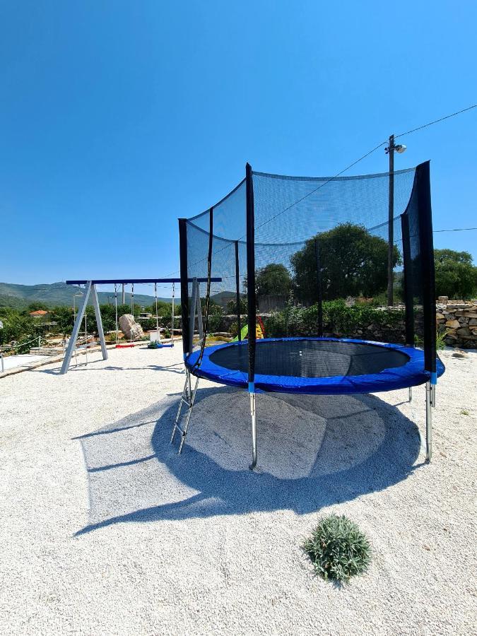 Blizna DonjaHouse Camellia With Fenced Pool And Playground别墅 外观 照片